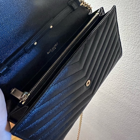 YSL black chevron Cassandra quilted grained calfskin small envelope bag - Picture 14 of 16